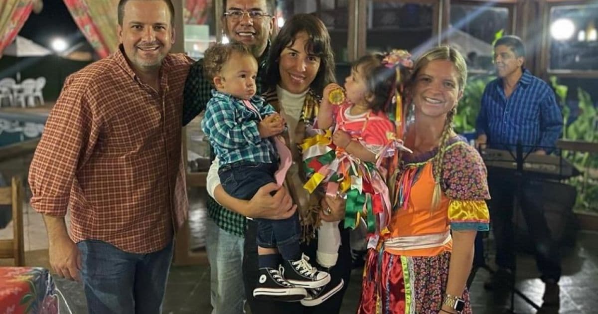 Advogado Luiz Coutinho celebra São João com amigos e família 
