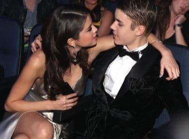Justin Bieber e Selena Gomez são flagrados em noite com jantar e serenata