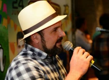 Vocalista da banda Estakazero questiona atrações como Léo Santana em São João