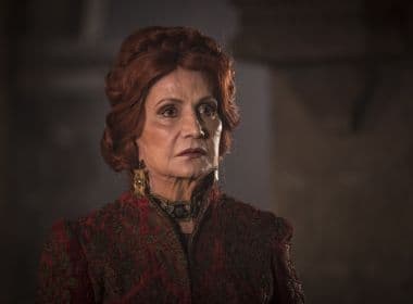 Rainha Crisélia, personagem de Rosamaria Murtinho, morre em 'Deus Salve o Rei'