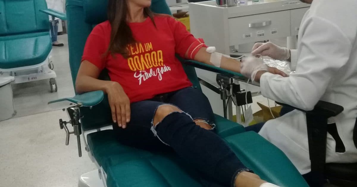 Ivete doa sangue e convida fãs para irem até o Hemoba: 'Podemos mudar essa realidade'