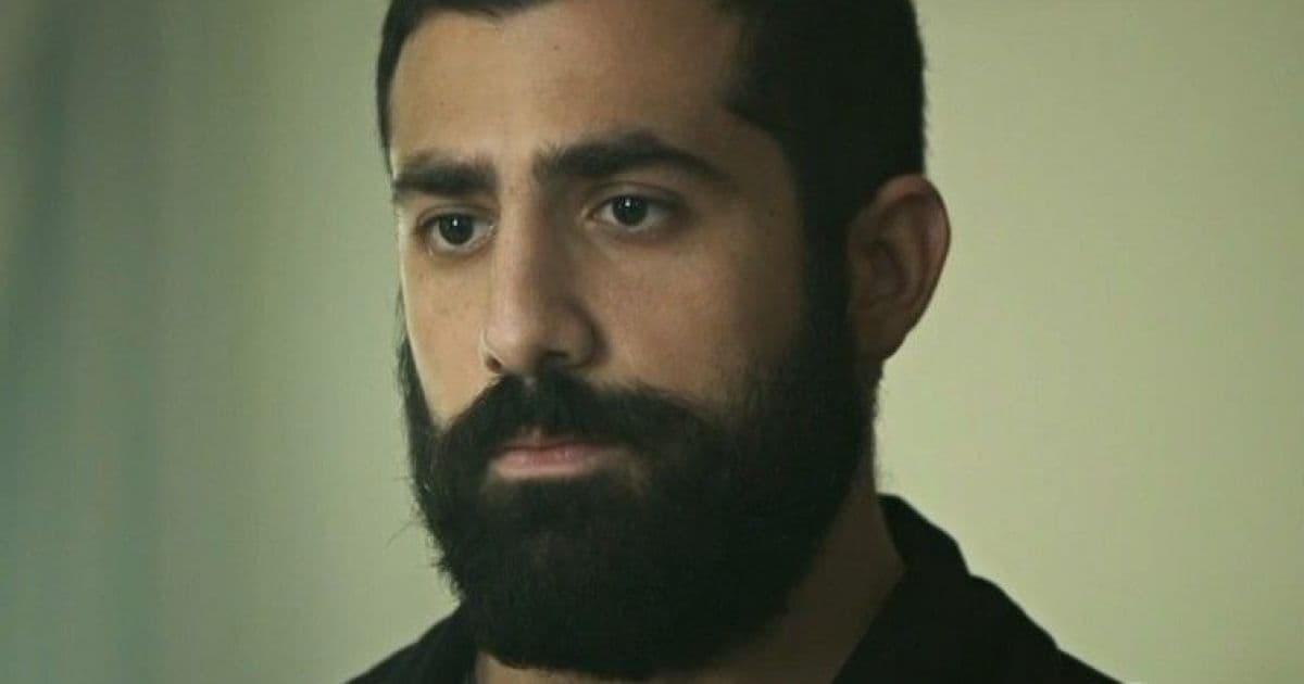 Em 'Órfãos', Aziz abandona Fauze na cadeia, capanga foge e vira suspeito de matar sheik