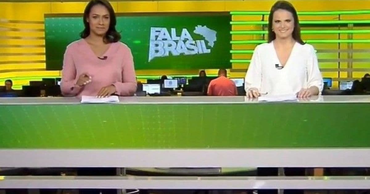 Jornal 'Fala Brasil' muda cenário e internautas comparam bancada com barraca de feira
