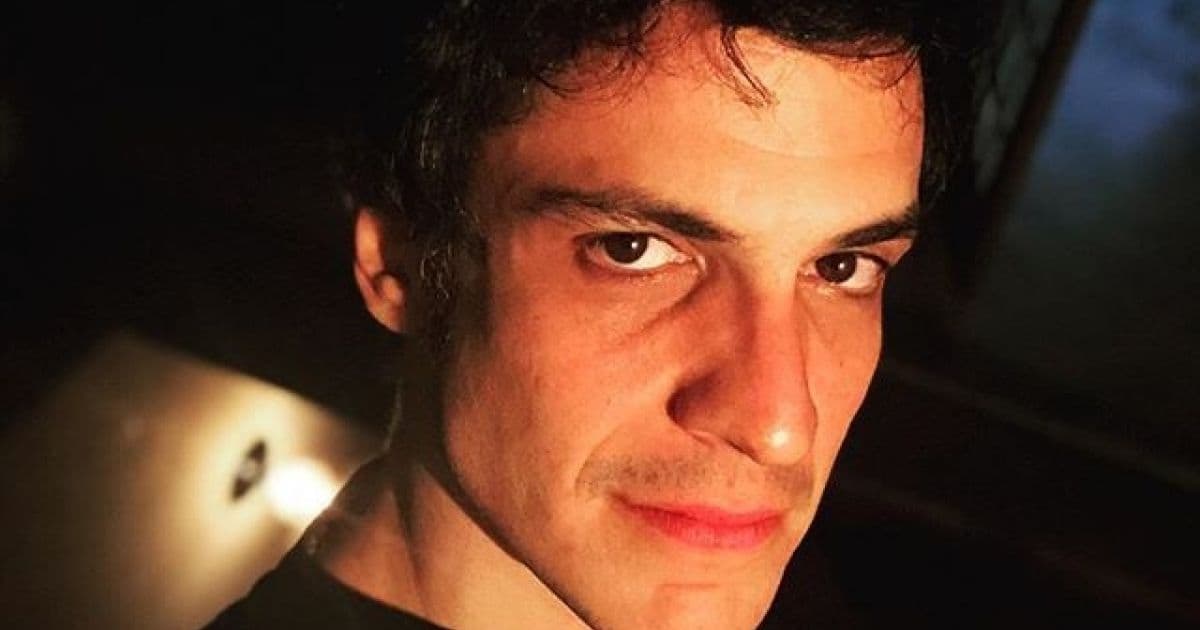Mateus Solano é cotado para viver personagem de destaque em 'A Morte Pode Esperar'