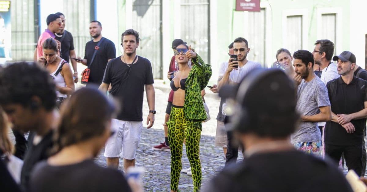 Após 'Bola, Rebola', Anitta grava novo clipe em Salvador nesta quinta-feira; assista