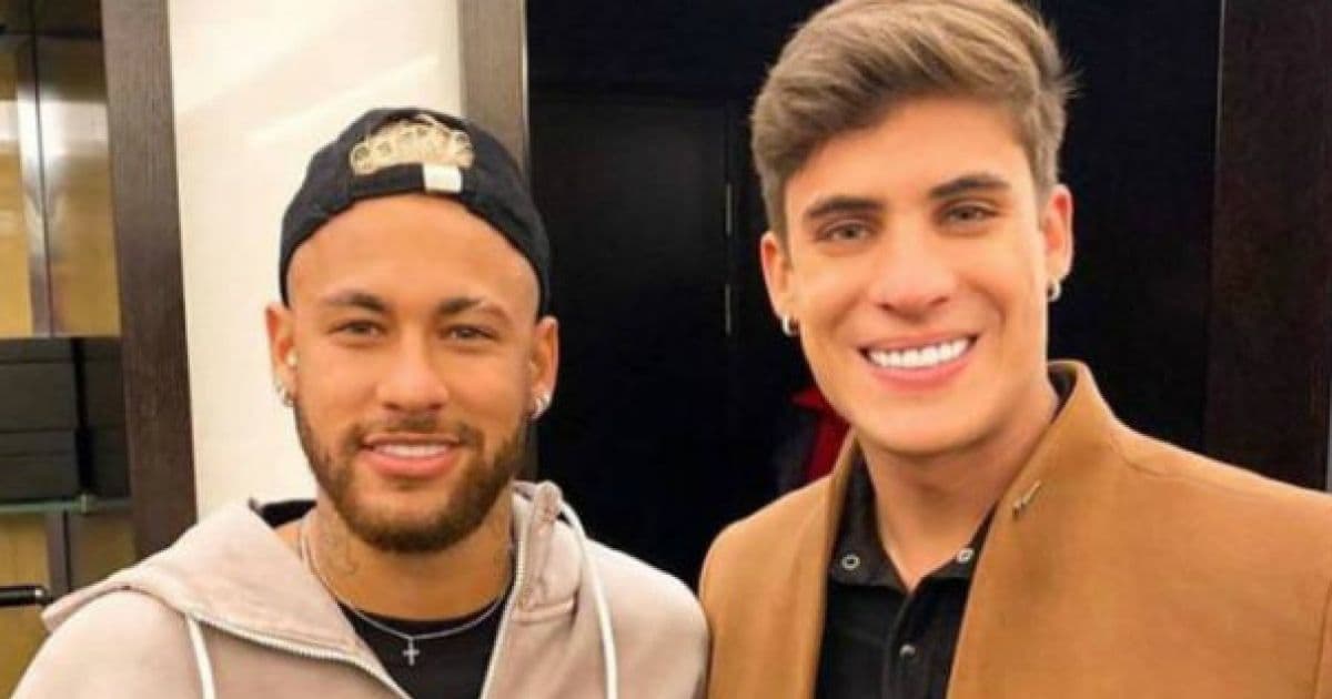 Neymar chama namorado da mãe de 'viadinho' e amigos sugerem agredi-lo com vassoura 