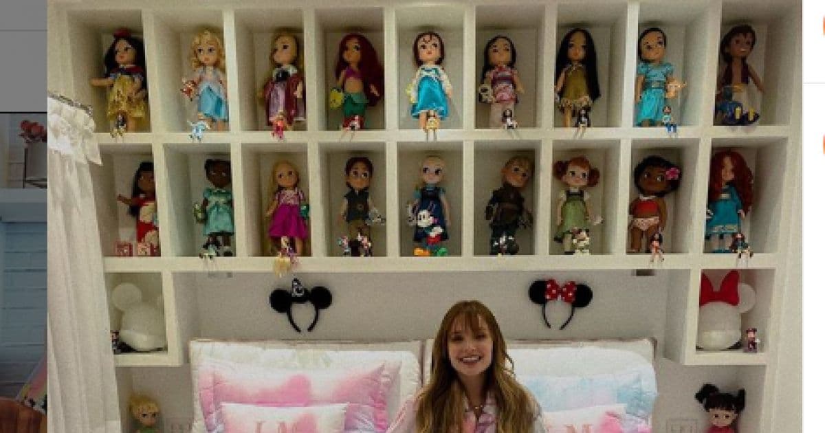 Taxada de 'prematura' na adolescência, Larissa Manoela é criticada por coleção de bonecas 