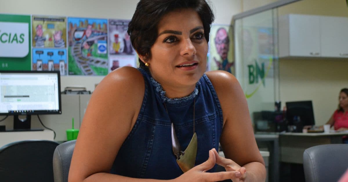Patrícia Abreu visita rádio e faz mistério sobre novo projeto 