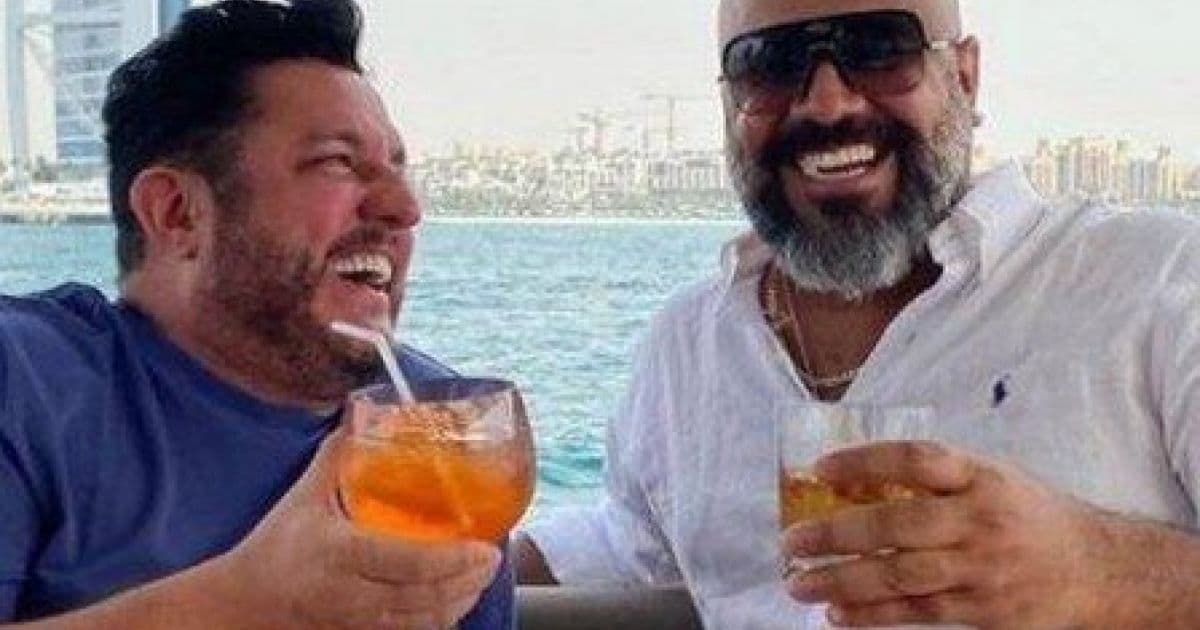 Dupla de Marrone, Bruno posa em Dubai com brasileiro acusado de golpes de R$ 500 milhões