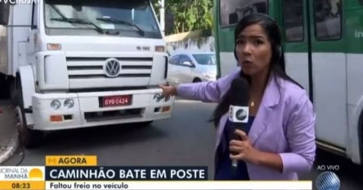 VÍDEO: Repórter da TV Bahia é atingida com faísca de poste ao vivo e se assusta