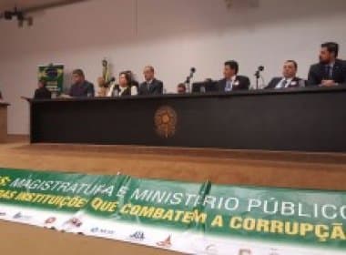 Membros do MP e da magistratura fazem protesto contra PLP 257 em Brasília
