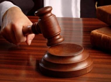 OAB emite nota de repúdio contra juiz que repreendeu advogado por uso do verbo 'dever'