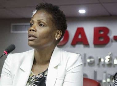 OAB-RJ pede afastamento de juíza e punição para PMs que prenderam advogada negra