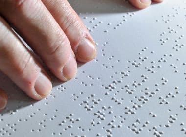 Cartórios de registro de pessoas da Bahia devem implantar sistema braille em até um ano