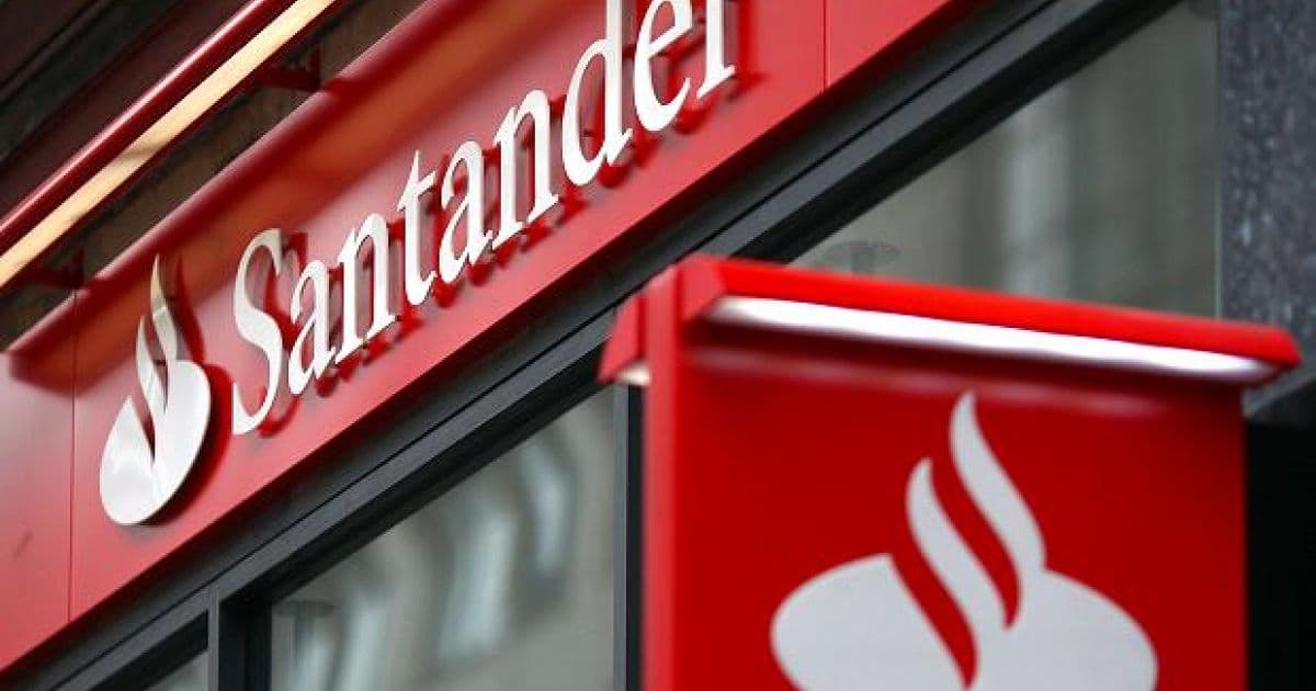 Santander é condenado a reintegrar bancaria baiana demitida durante licença