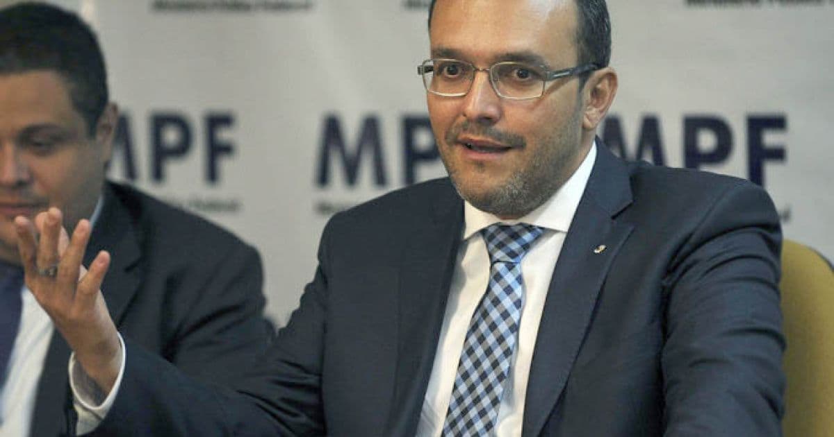 Candidato a procurador-geral da República, Aras declara apoio a projeto anticrime de Moro