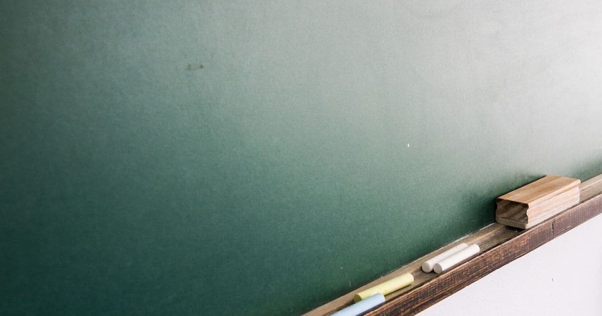 Professor é condenado ao sugerir sexo com alunas em troca de notas melhores