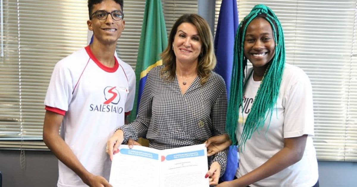Ediene Lousado recebe carta de proposição de estudantes da Bahia