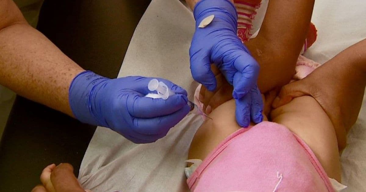 Postos de saúde de Salvador recebem 7,5 mil doses da vacina pentavalente após falta