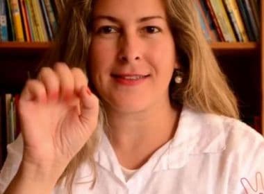 Professora cria canal para contar histórias infantis em libras