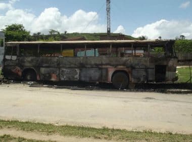 Itapé: Fogo consome ônibus de companhia de circo; veja vídeo