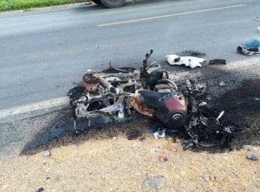 Barreiras: Motociclista morre em batida com carro após tentar ultrapassagem na BR-242 