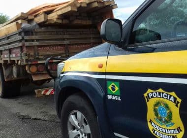 Jequié: PRF apreende madeira ilegal na BR-330