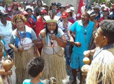 Paulo Afonso: Mulheres indígenas e do MST fazem protesto contra 'privatização da água'