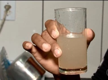 Itacaré: Moradores reclamam de água amarelada e com mau cheiro