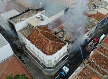 Juazeiro: Fogo atinge loja de tecidos no centro da cidade