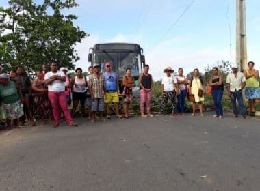 Feira: Moradores de distrito reclamam por ponto de ônibus 