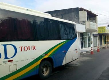 Micro-ônibus que levava policiais militares sofre tentativa de assalto em Feira de Santana
