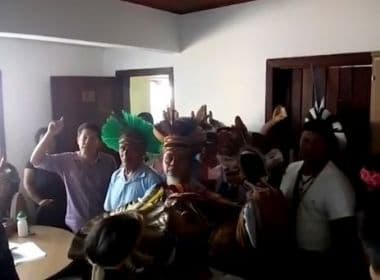Porto Seguro: Grupo indígena invade sede da Funai pedindo mudança de coordenador