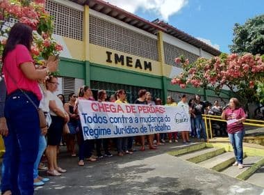 Itabuna: Professores entram em greve por tempo indeterminado