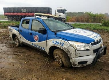Ibotirama: Quatro policiais ficam feridos após carro capotar na BR- 242