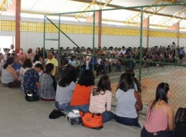 Eunápolis: Professores da rede municipal param atividades por 24 horas