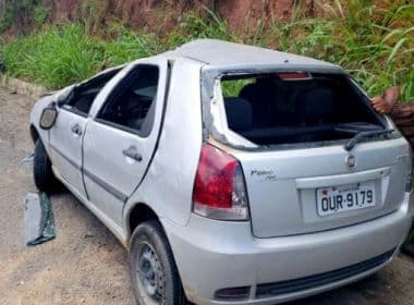 Itamaraju: Taxista tem carro roubado após parar em rodovia para prestar socorro