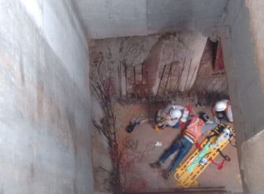 Barreiras: Homem cai em fosso durante trabalho em obra