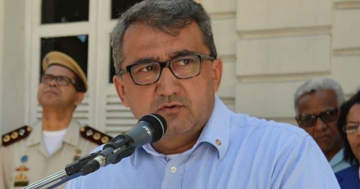 Juazeiro: Desembargador reforma sentença e condena ex-prefeito por contratação ilegal