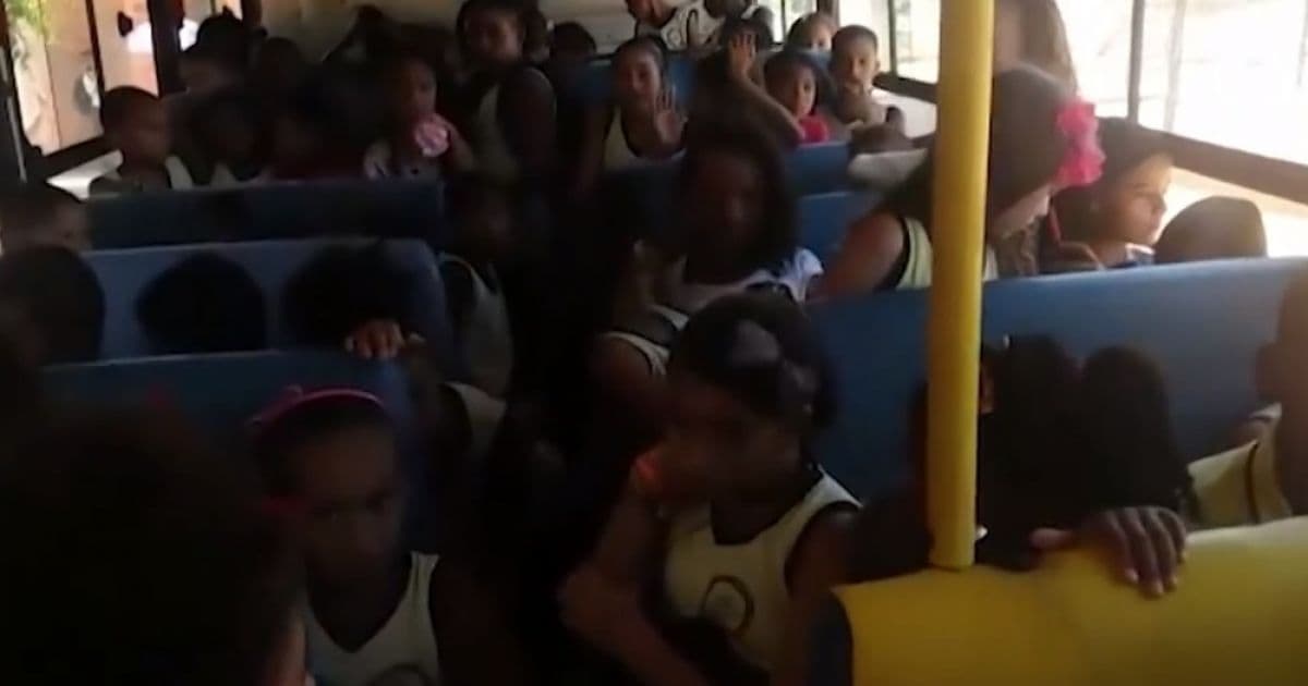 Barreiras: Pais reclamam de ônibus escolares com crianças amontoadas