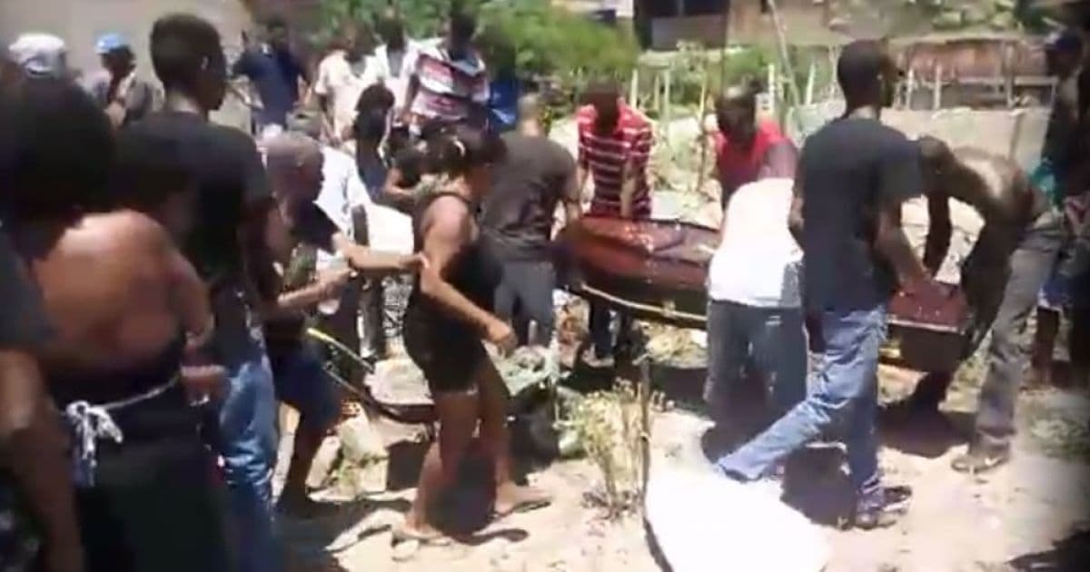Inhambupe: Jovem morto após ser baleado no carnaval é enterrado