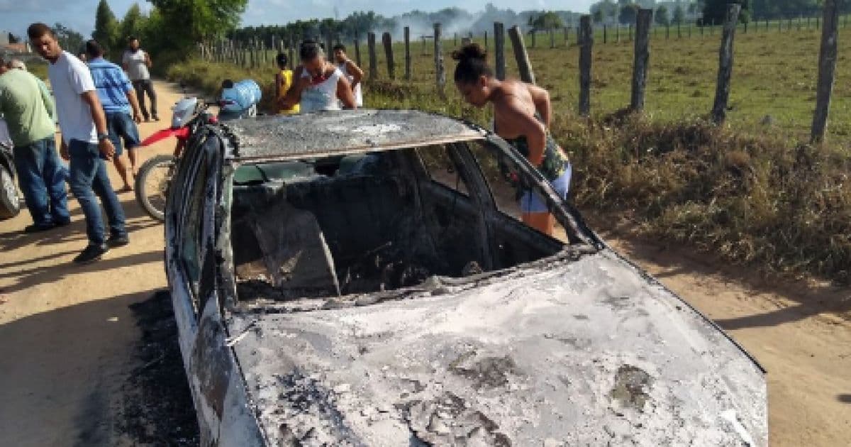 Corpo é encontrado carbonizado dentro de carro queimado em Porto Seguro
