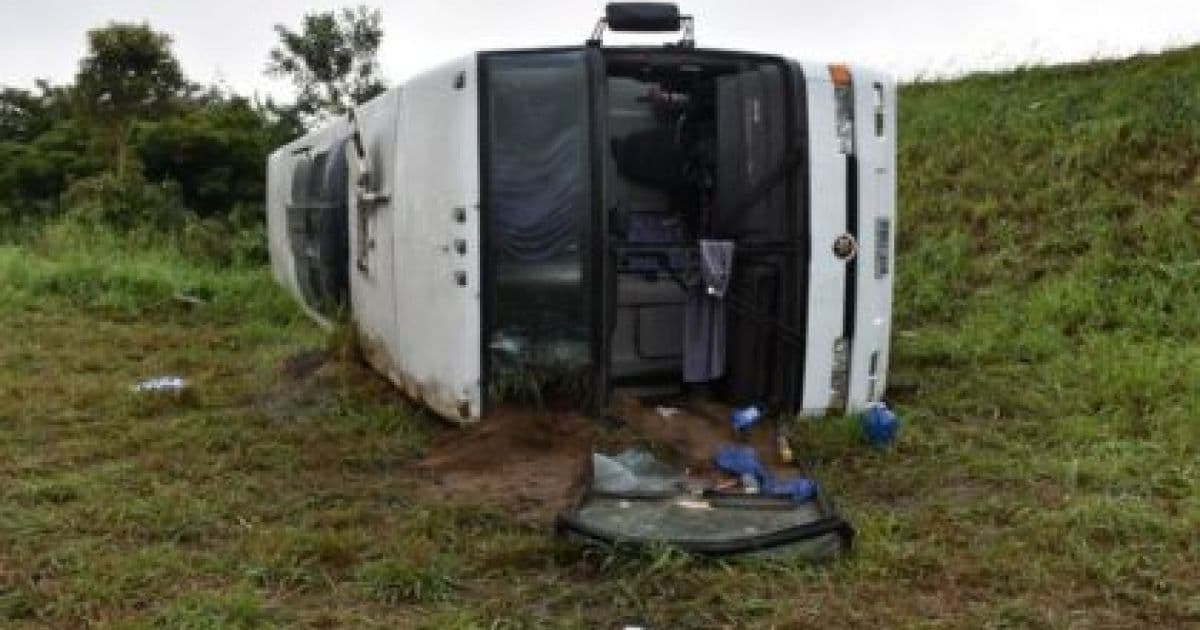 Conquista: Acidente deixa 14 feridos; ônibus voltava para SP após jogo contra o Bahia