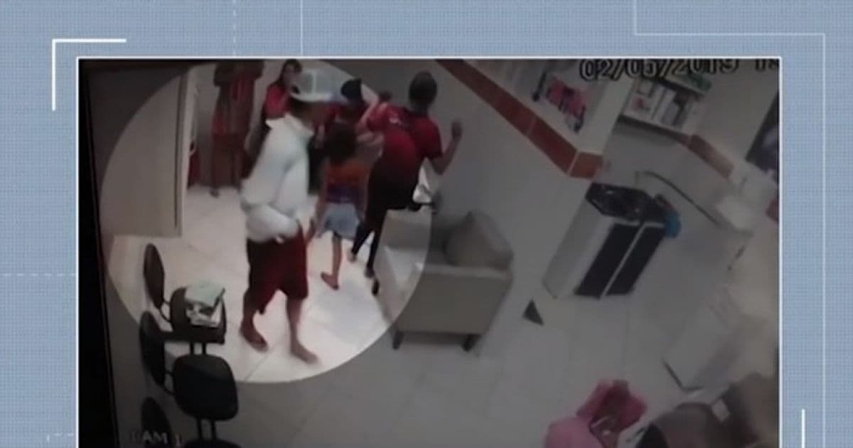 Itabuna: Dupla invade salão de beleza e rouba clientes e funcionários