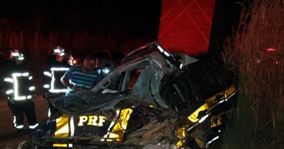 Riachão das Neves: Dois morrem em acidente que envolveu carretas e viatura da PRF