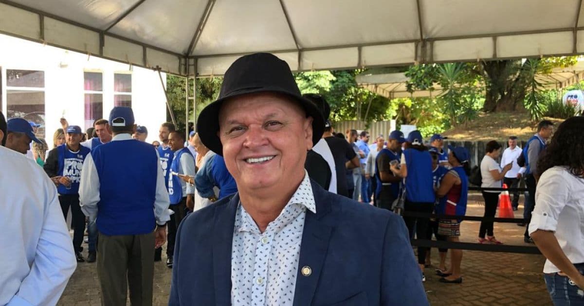 Prefeito de Riachão do Jacuípe critica burocratização da Caixa para liberar verbas