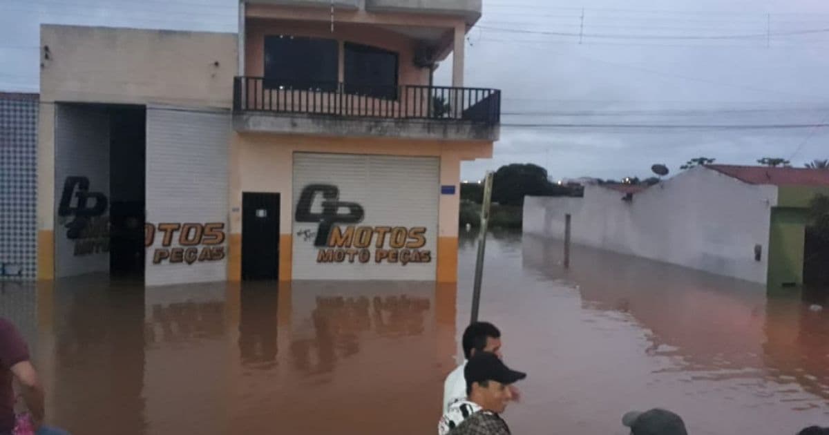 Coronel João Sá: Cerca de 500 pessoas estão desabrigadas após inundação, diz prefeito