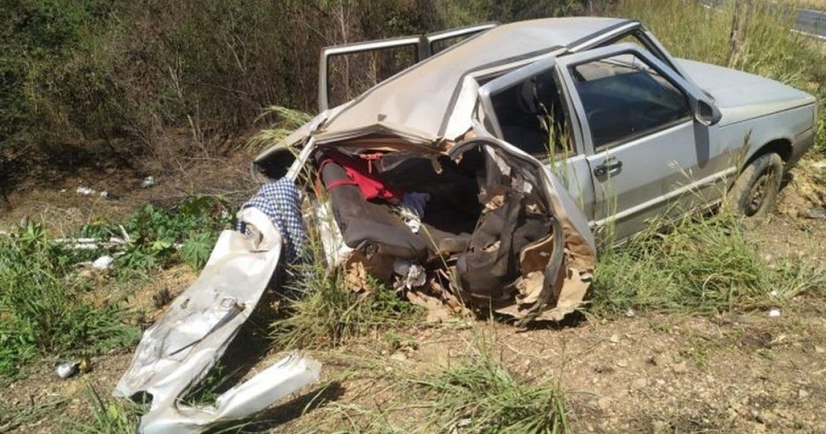 Formosa do Rio Preto: Mulher morre em batida entre carro e caminhonete na BR-135