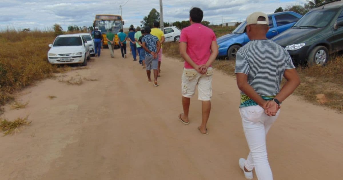 Cerca de 150 pessoas são presas em rinha de galo em Luís Eduardo Magalhães