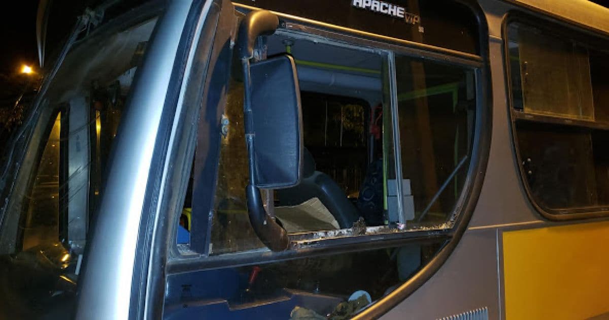 Jacobina: Motorista de ônibus escolar morre após dupla em moto atirar contra vítima